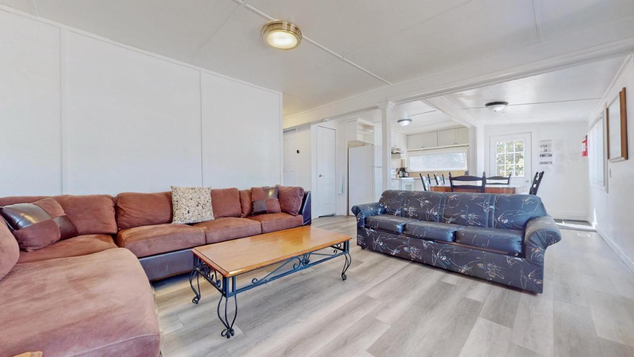 Main Beach River Retreat - Wasaga Beach 1 - Main Strip - 93 Mosley St Экстерьер фото